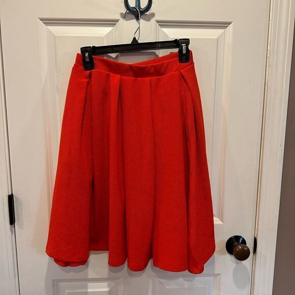 Lularoe XS black pleated skirt with hand pockets red - Picture 1 of 4